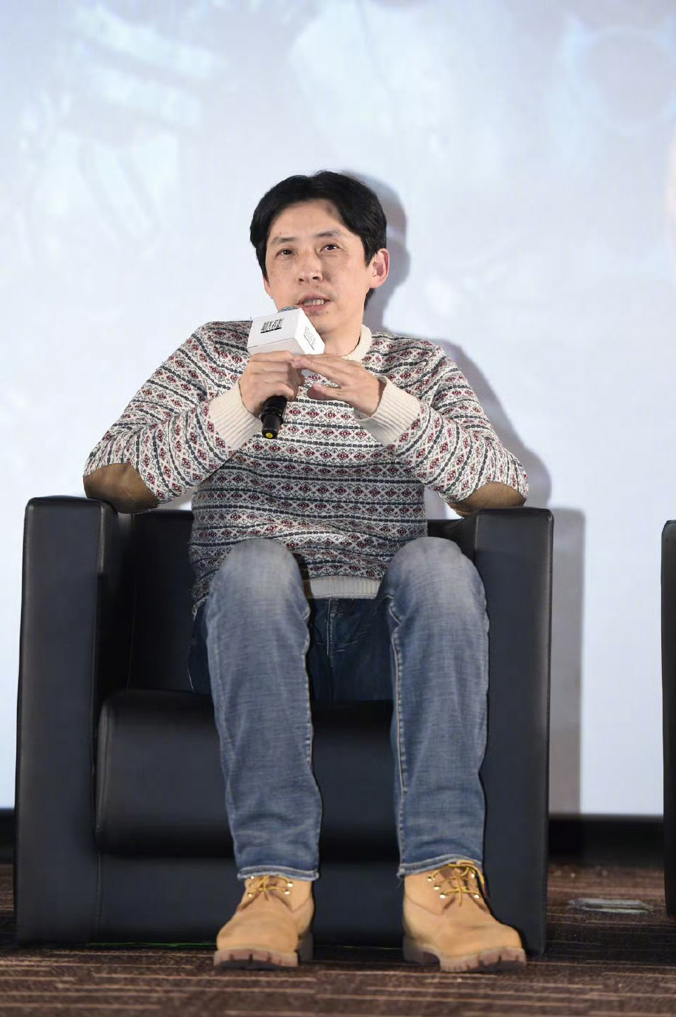 电子骑士去世 知名影评人（严蓬）去世。他曾在《环球银幕》任执行主编，后在时光网担