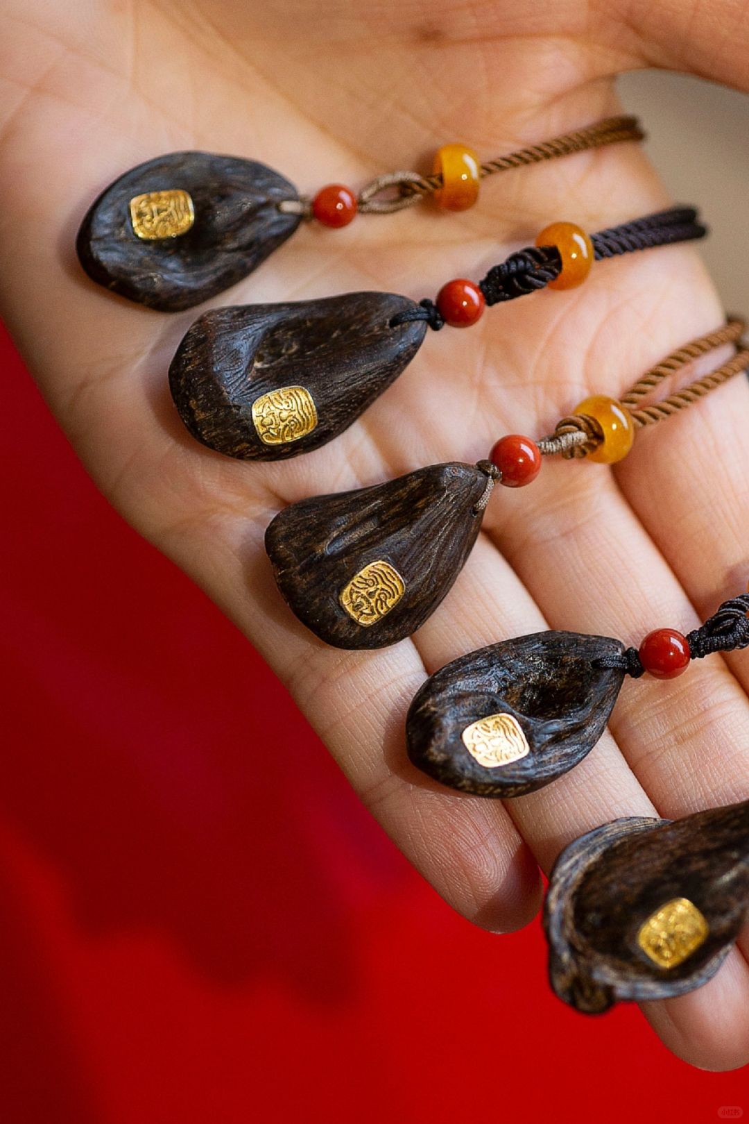 文玩男女生都在戴的招💰挂件 沉香扎基拉姆