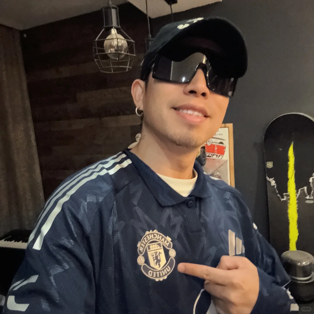 摊牌了！曼联的球迷在哪里！
