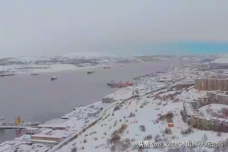 北极航道的战略价值大到超乎想象。从经济层面看，它能大大缩短航程。比如从东亚到欧洲