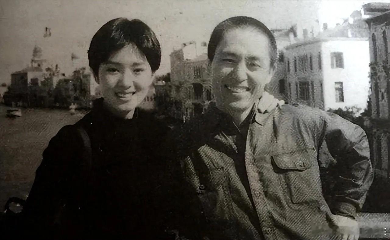 #张艺谋说对电影解说短视频很无语#老谋子德高望重才华横溢，但许多人对#张艺谋# 
