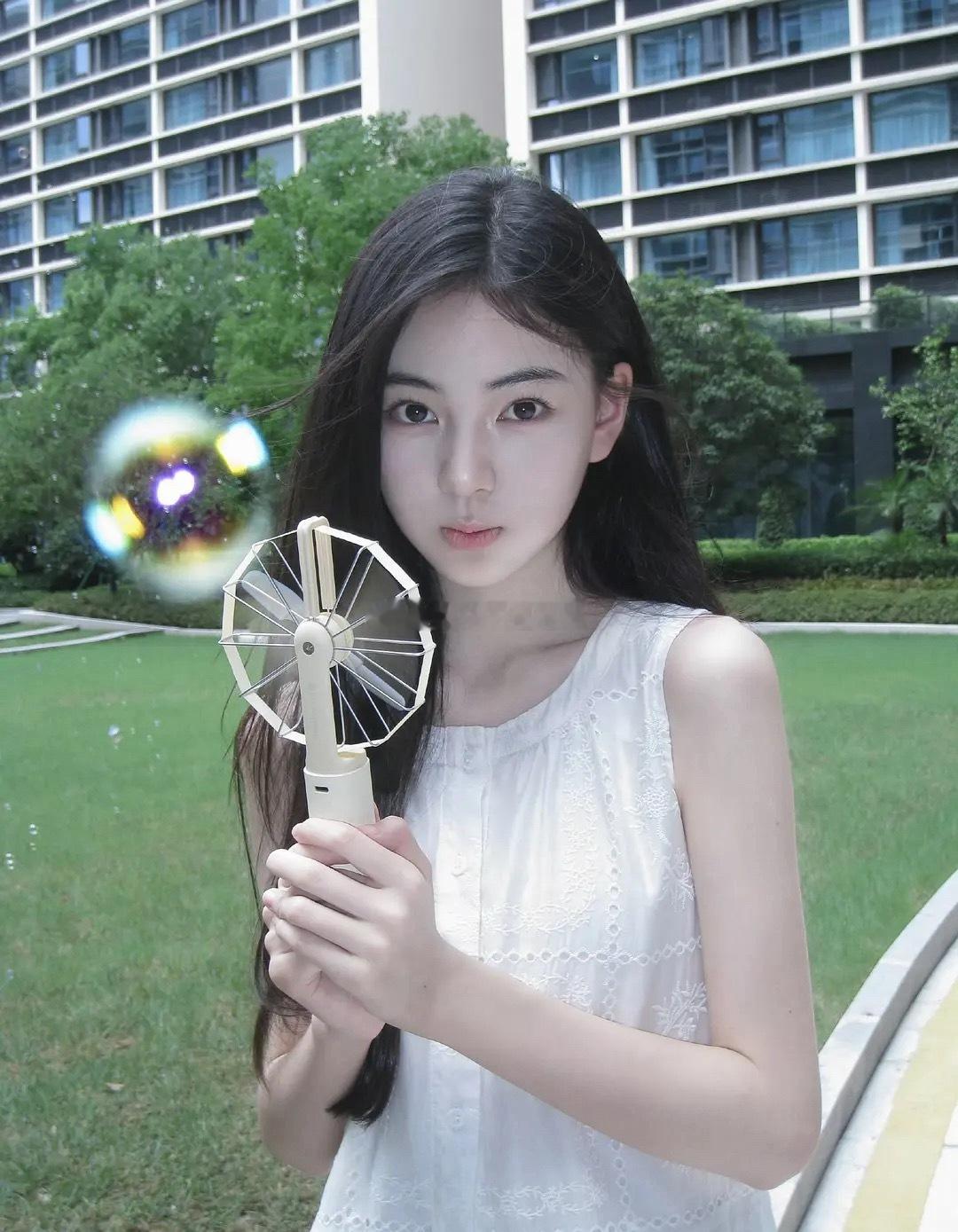 嘉行又一个小花解约了11年的 张茗灿 