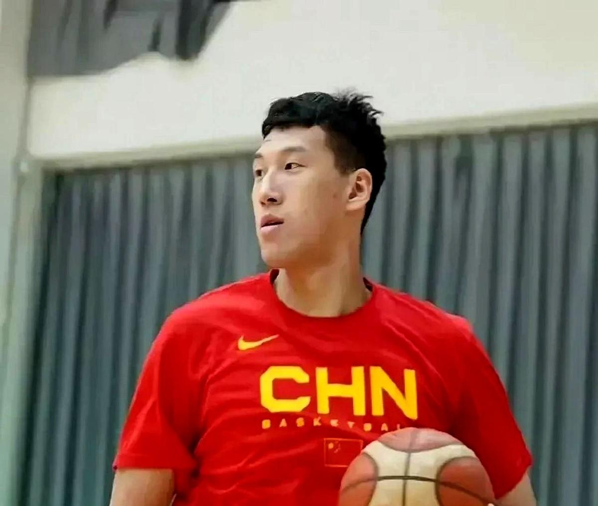 杜润旺杀疯了！

三分雨直接把天津浇回家。

今晚七点半，广东碰上辽宁，他要是还