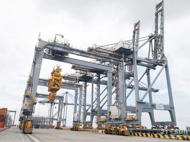 1995年，荷兰Duckwise航运公司将振华港机告上国际法庭。在法庭上，振华港