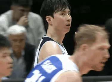 李贤重：我们没有打出团队篮球，我认为输球的责任在我