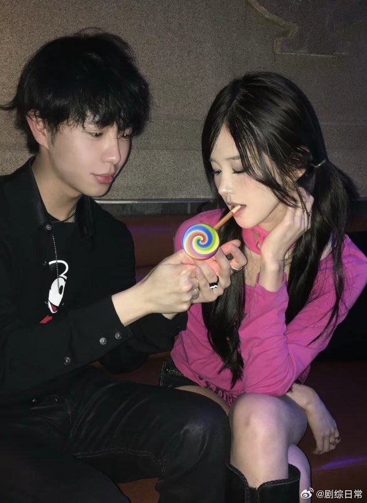 井川里予晒吸烟照“男性吸烟没人骂，女网红吸烟就被审判？”支持方怒斥双重标准，认为