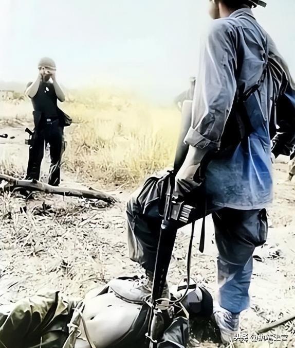 1972年夏，越南昆嵩省丛林深处。

潮湿闷热的空气中弥漫着火药与腐殖质的气味。