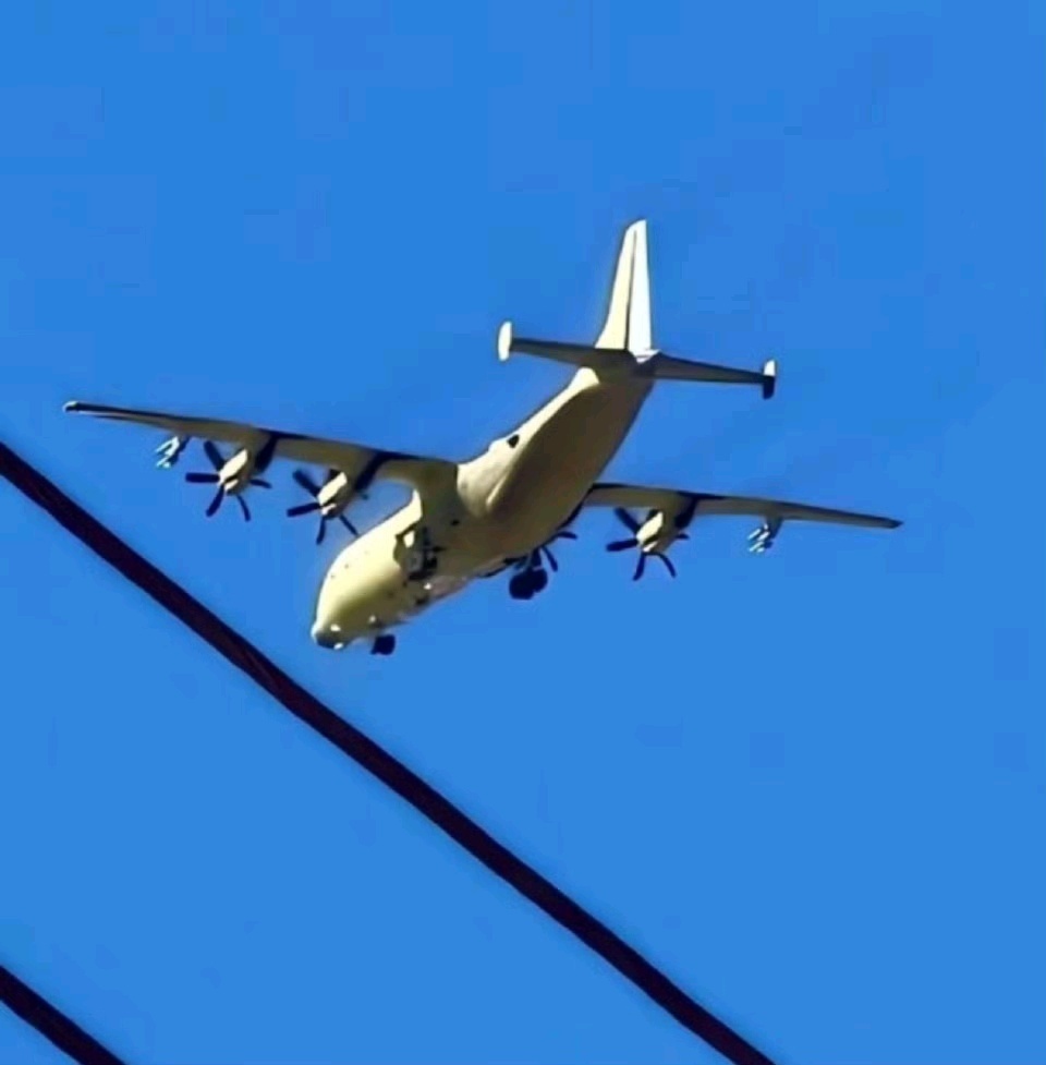 可防御12.7毫米穿甲燃烧弹的陶瓷复合装甲板是干嘛的？为什么要讨论着靶攻角？是不