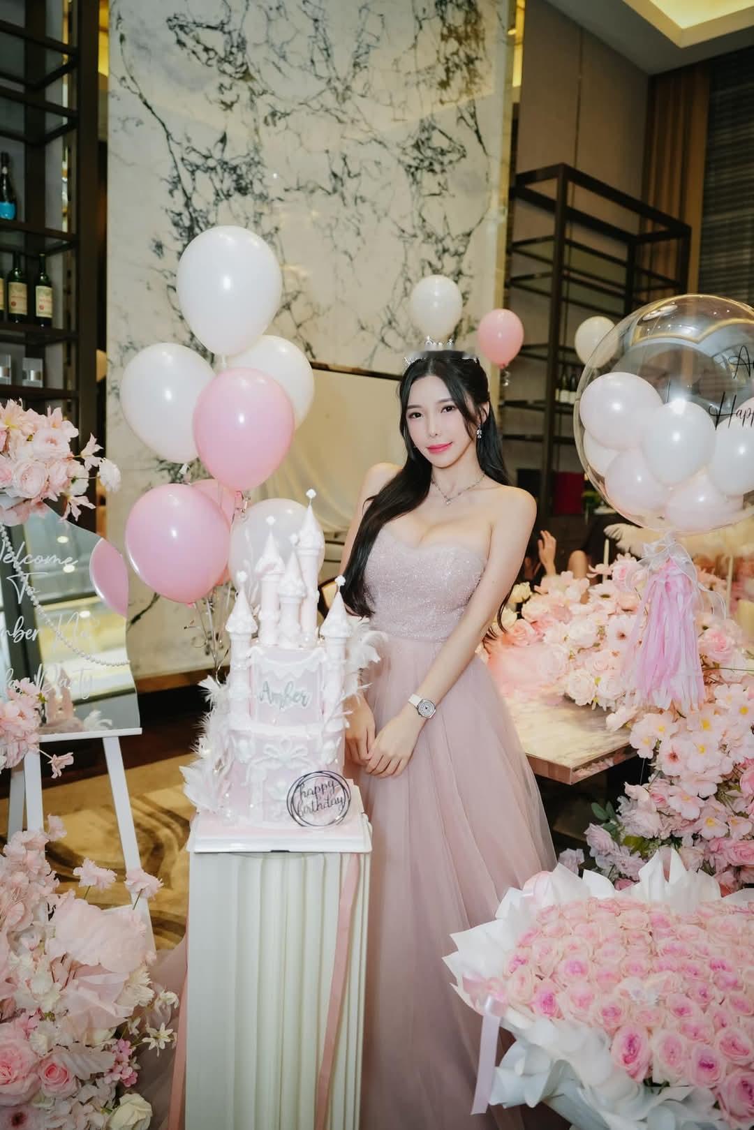 梦幻生日派对，粉嫩公主风，甜蜜蛋糕，花海相伴！🎂💖🌸