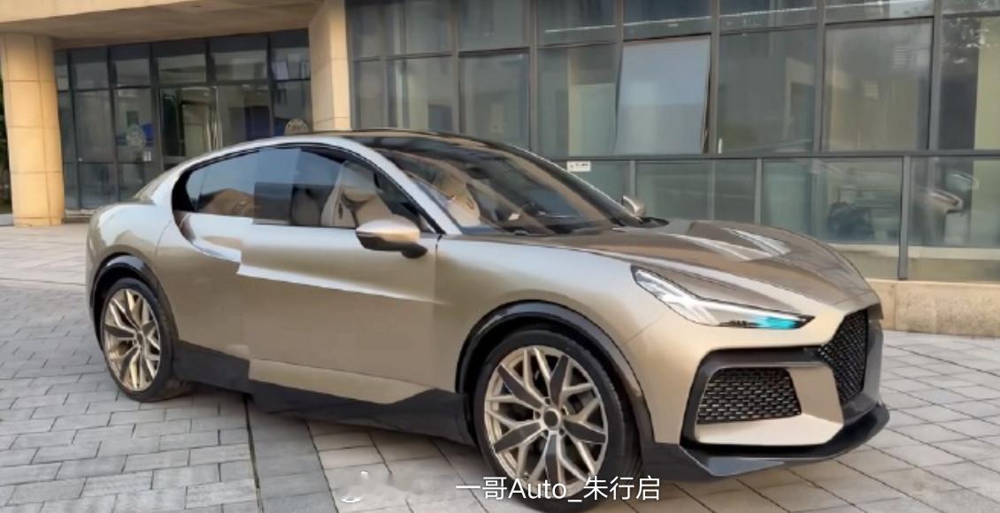 追觅星际穿越的SUV正式亮相新车采用了对开门的设计感觉追觅弥补了布加迪没有SUV