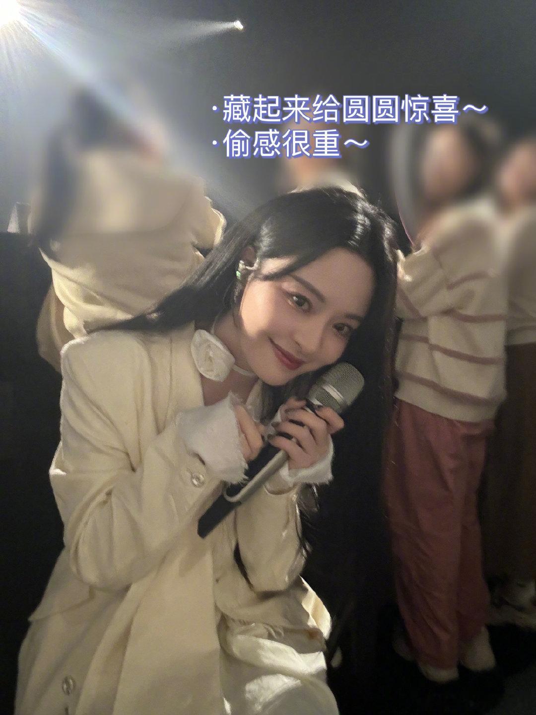 李莎旻子歌手身份重返舞台  李莎旻子重踏歌手路，恰似星辰归位。她用独特嗓音，打破