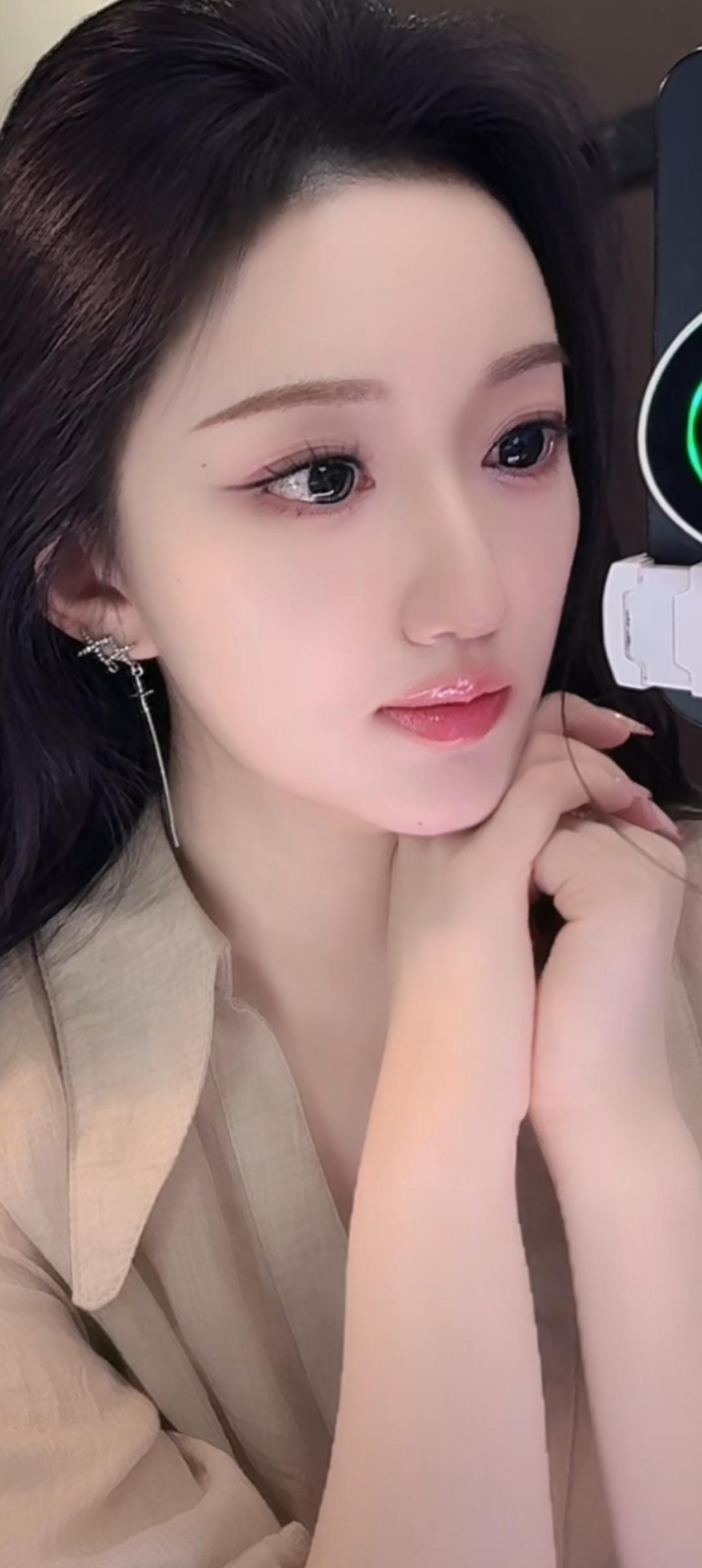 这姑娘看着真温柔啊！