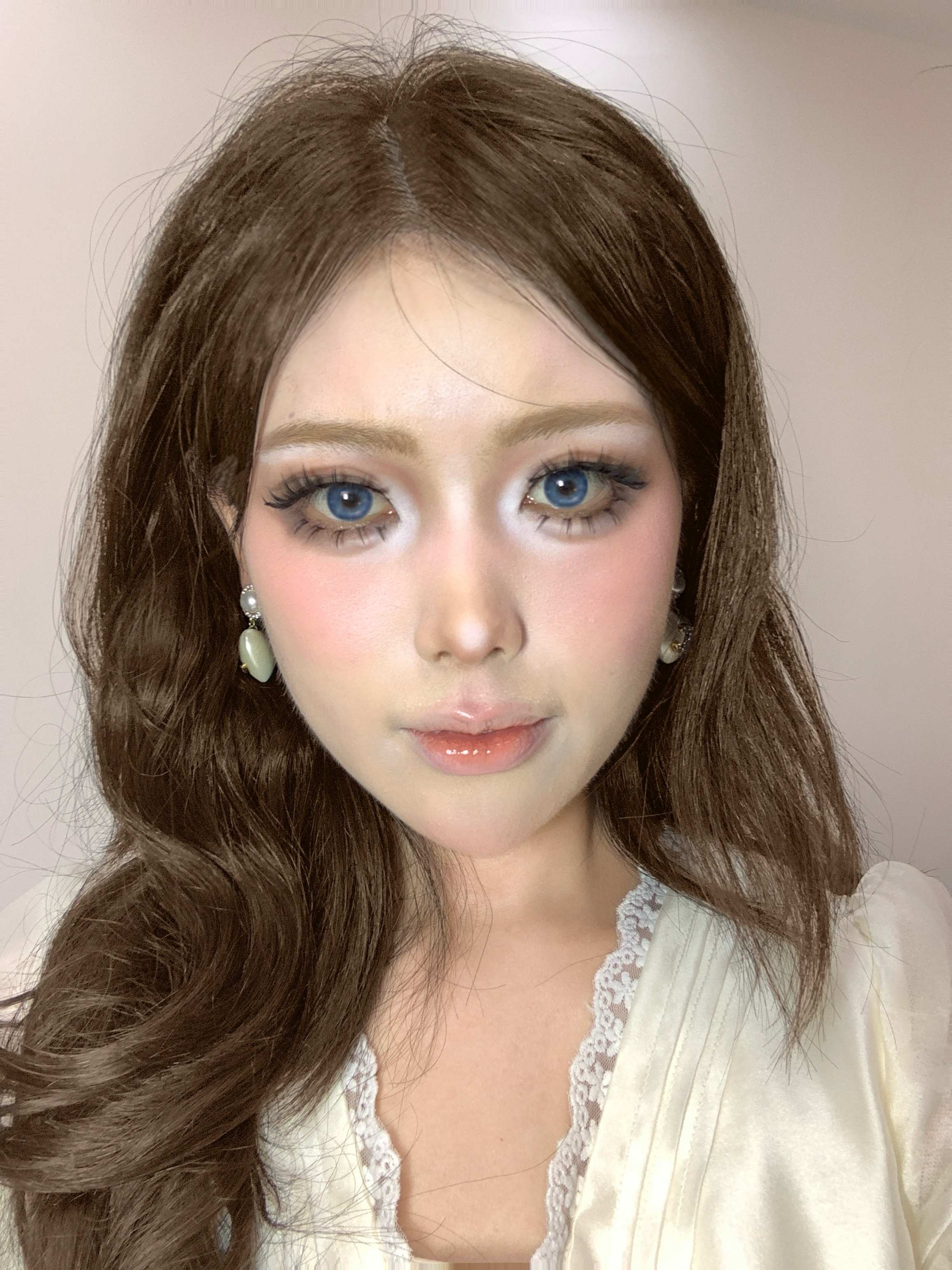 练了「古早混血doll感妆」很适配lo妆，竟还有点日杂风 