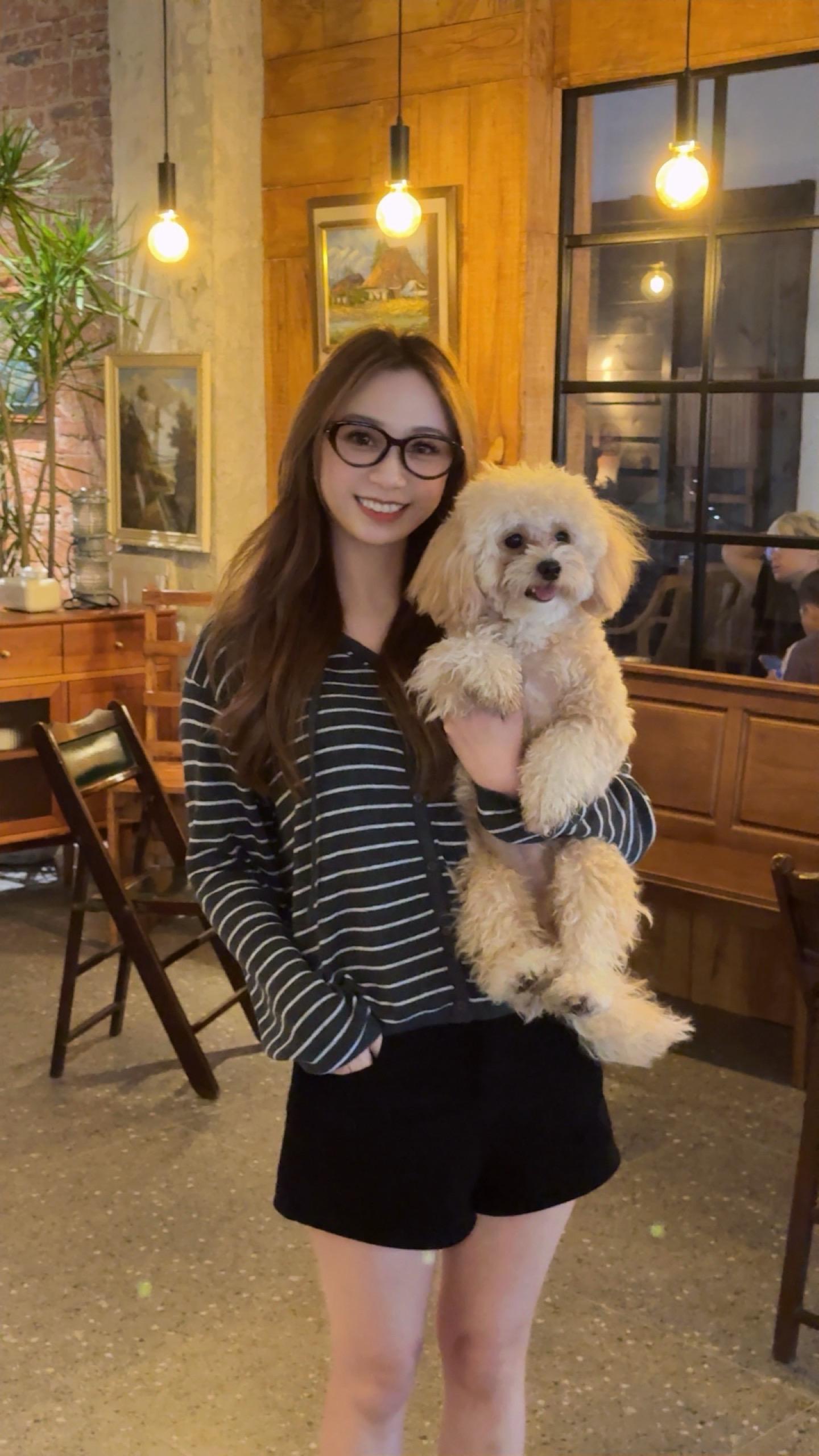 樱花树下站谁都美 我的爱给谁都热烈