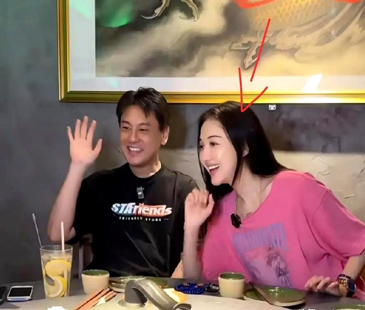 朱孝天自曝“玻璃体质”，全靠老婆韩雯雯续命。

童年缺爱+纤维肌痛症，他像没电的