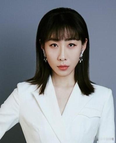 38岁的任素汐原来居然叫任国涛
幸亏改了名
本来就人高且大音量
一个女人有取如此