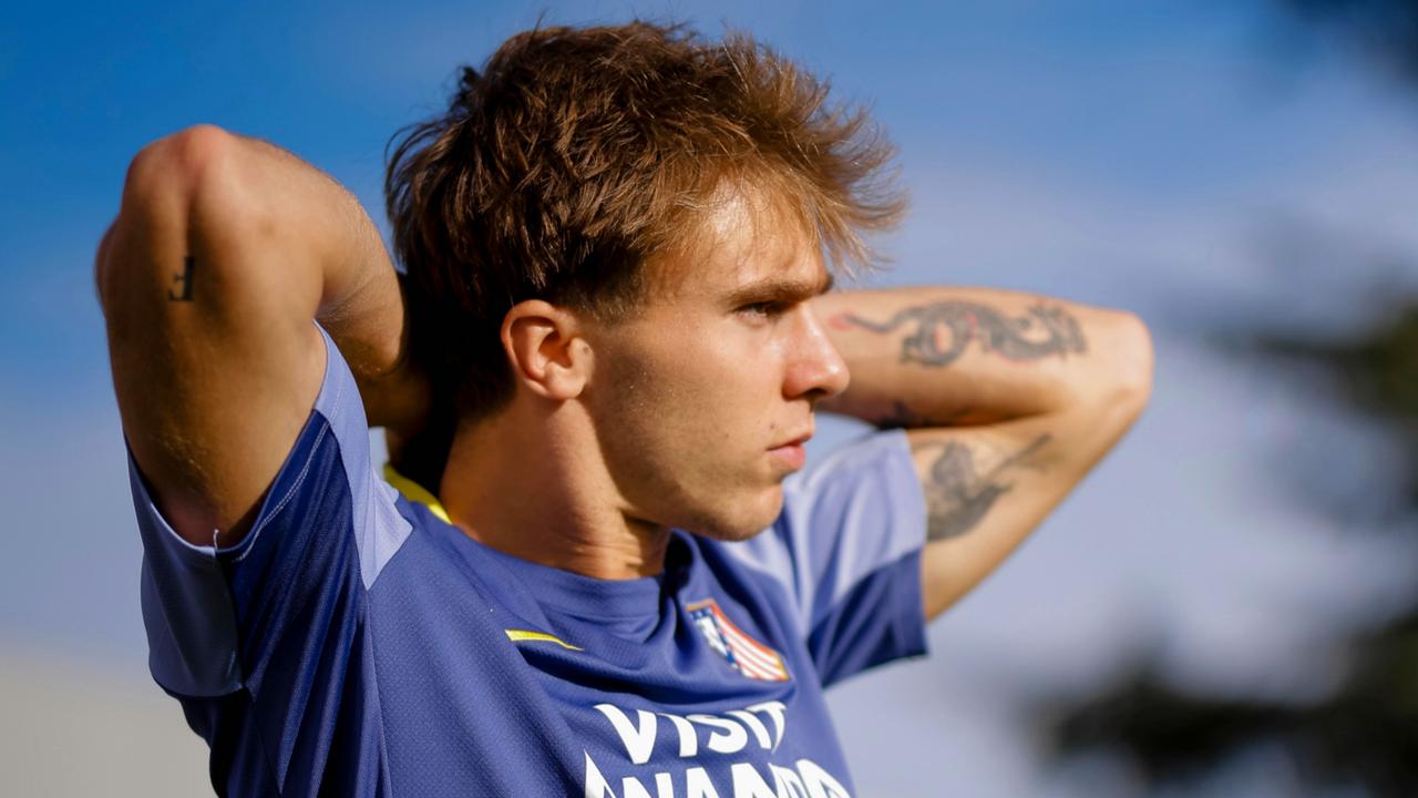 在考察加拉格尔的过程中，同队的巴里奥斯引起了曼联的兴趣，球员德转身价6000万欧