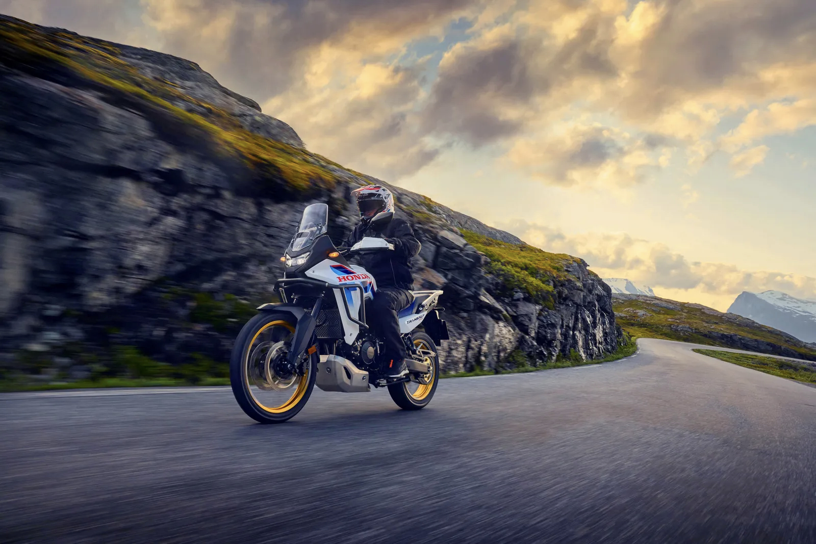 车市热门[超话] Honda 2026 XL750 Transalp 探险车 ​