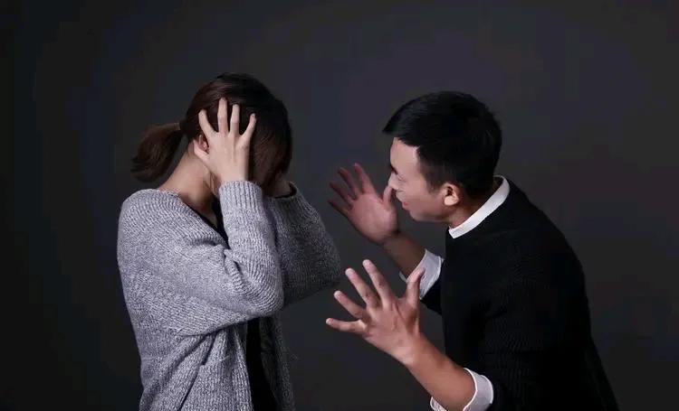 北京，一男子与妻子发生争执，在妻子的要求下签署了一份每月支付岳父岳母3000元赡