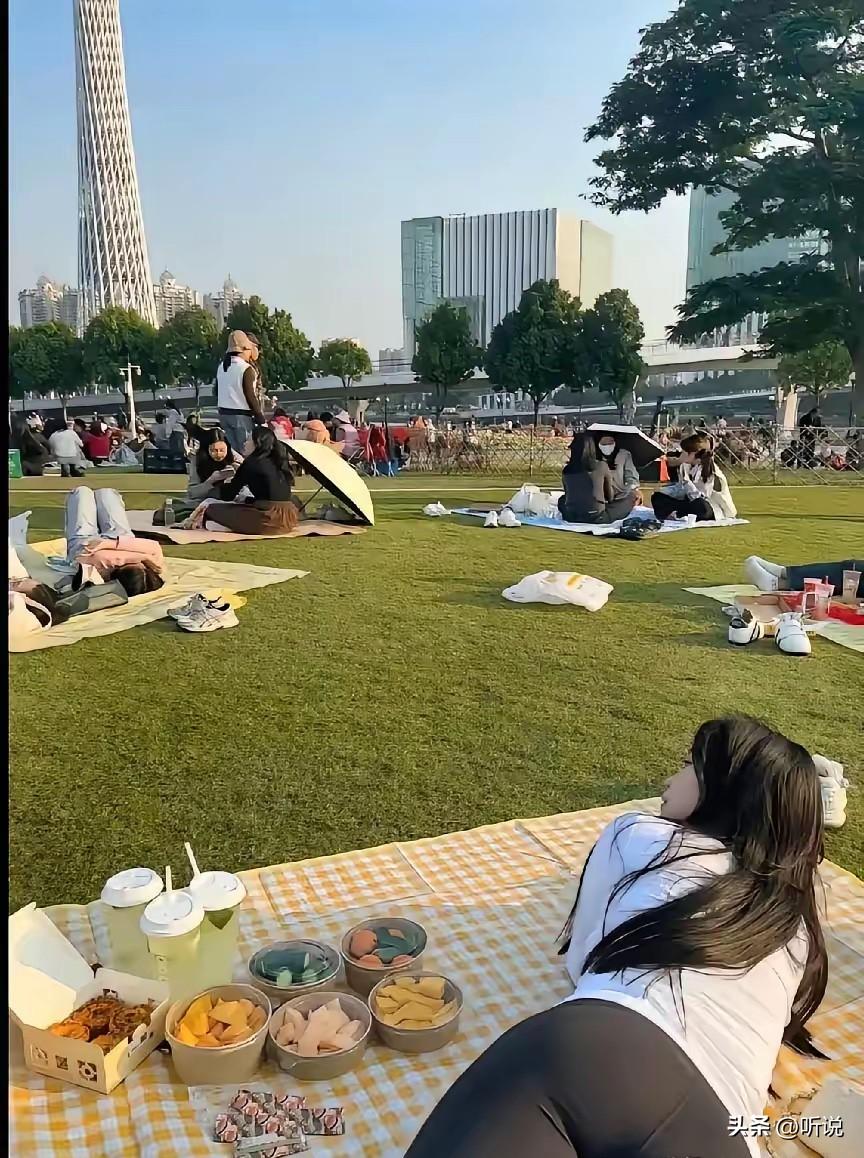 新型旅游方式，家门口草坪一日游