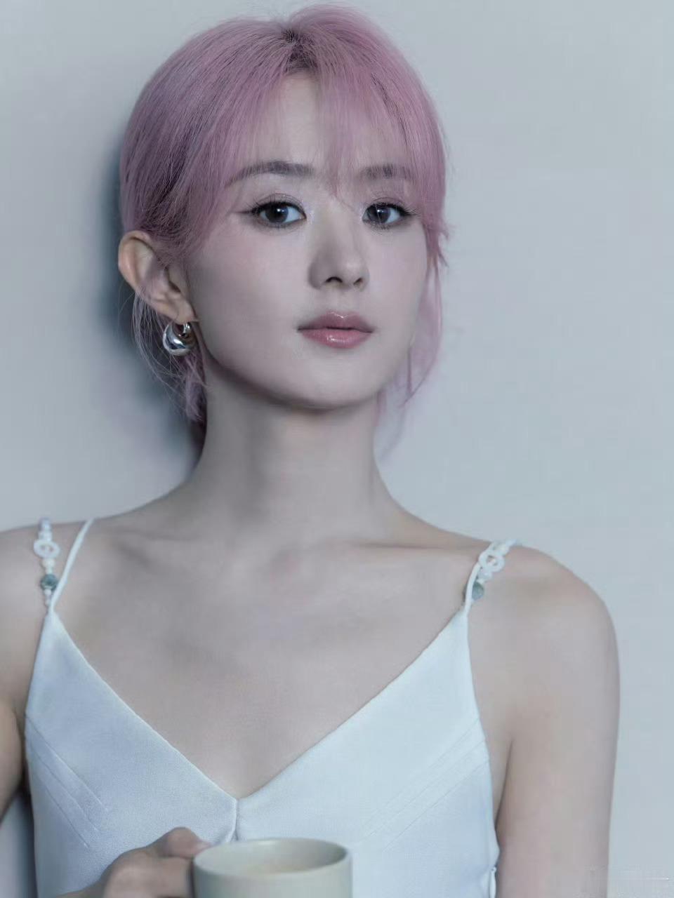 赵丽颖倒吸一口凉气说实话，美的我也是倒吸一口凉气 ​​​