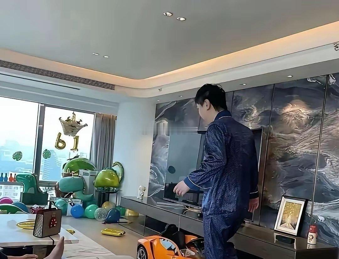 沈腾这大平层房子炫的，我是哑口无言 ​​​