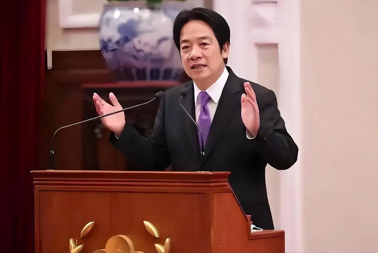 赖清德这回真是连脸都不要了！

老百姓在泥水里泡着，他却忙着拿2100亿去买天价