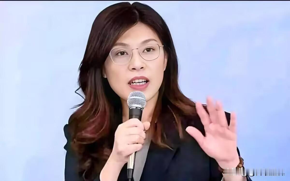 中国国民党主席郑丽文正式宣布。
8月26日，郑丽文在国民党中常会中正式宣布：将朱