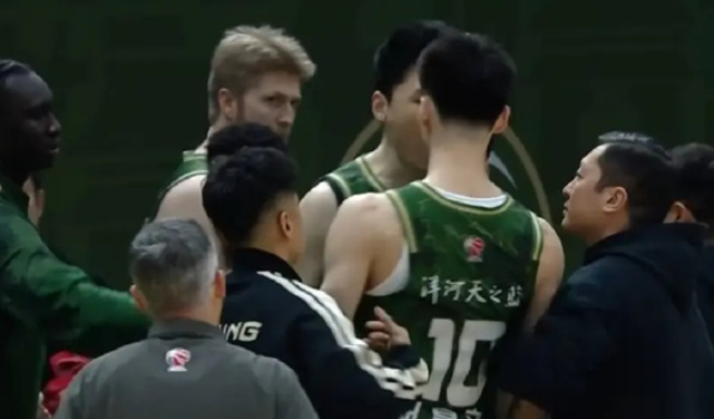 媒体人：南京队赛后难免要好好开一场入魂入脑的总结会了