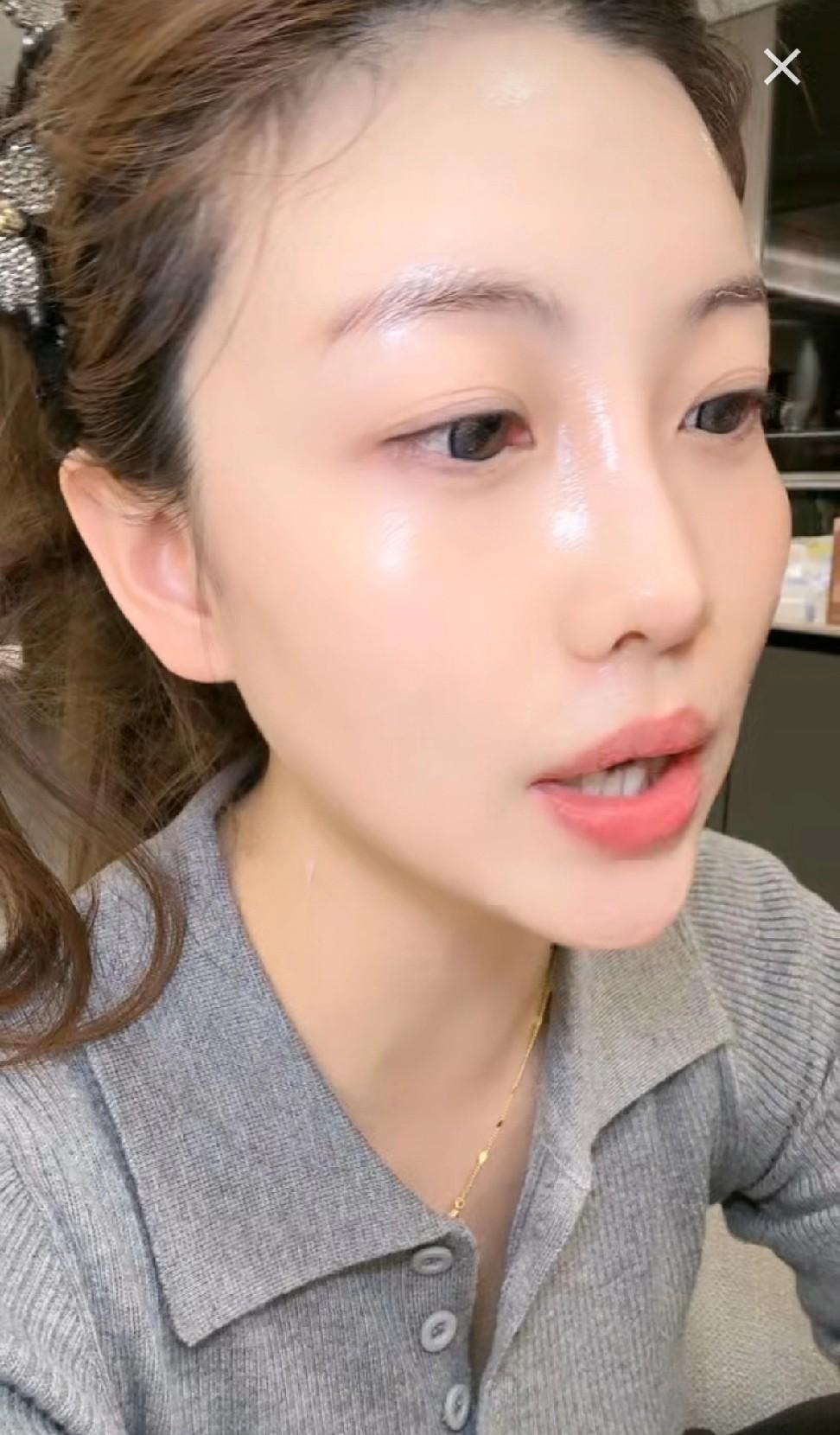 随礼砸出去几百万，圈里连个响儿都没有。
她悟了。
饭局上，没人关心你的内容，张嘴