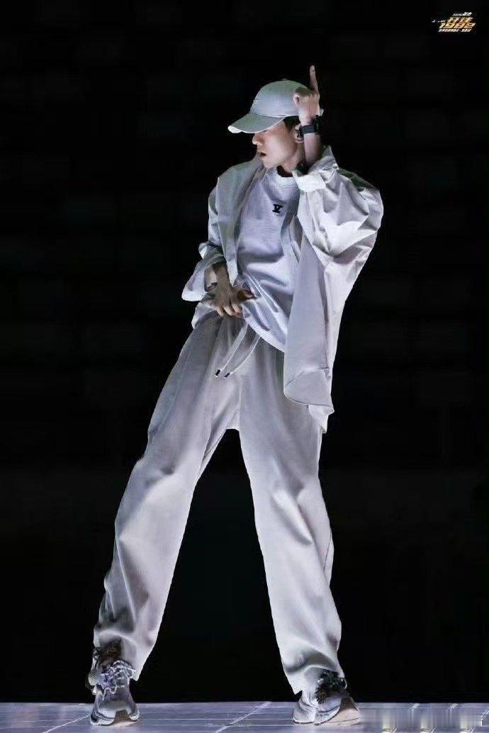 张杰十年再唱变形金刚Torches 张杰未LIVE巡回演唱会张杰演唱会再唱变形金