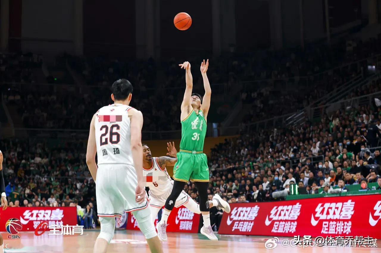 祝贺鄢手骐 2+1 C类续约辽宁男篮
从2018年10月份小手正式进入辽宁一队，