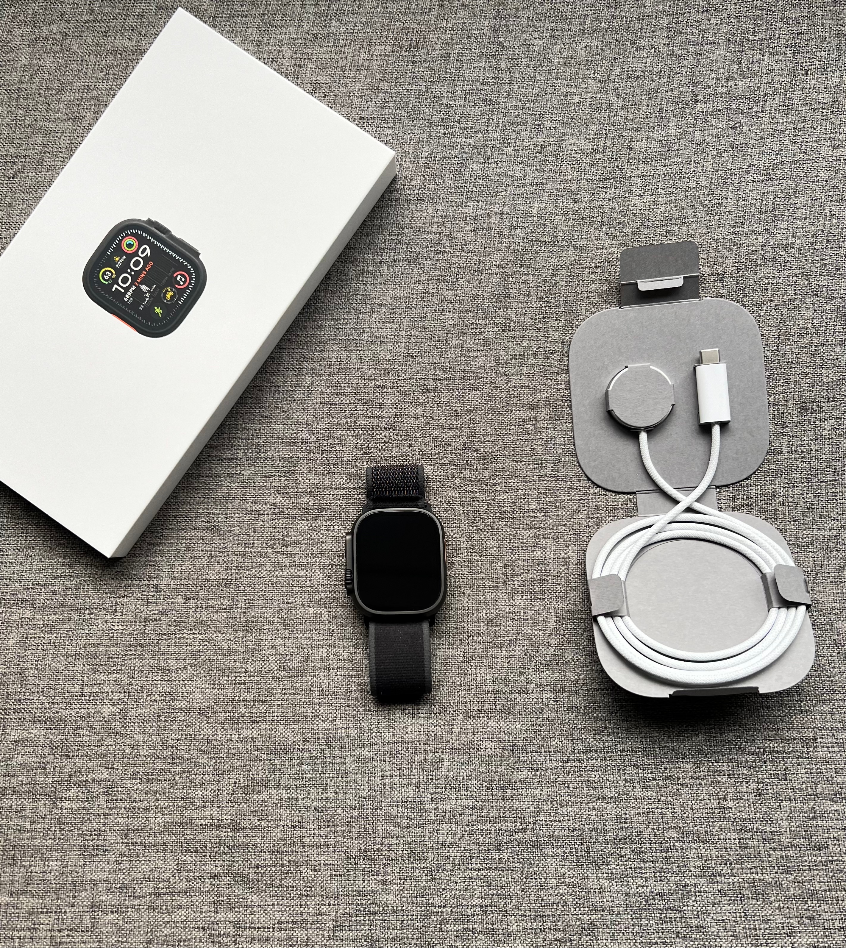 Apple Watch Ultra2 蜂窝版49mm 钛金属黑色+野径回环表带，