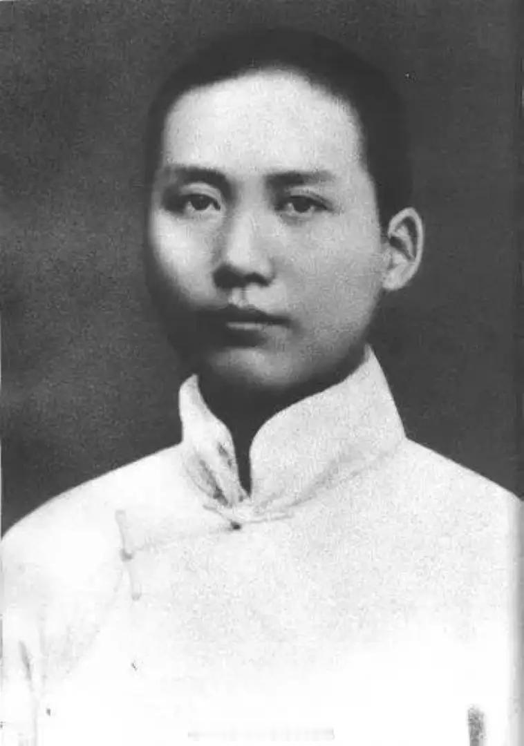 1920年，毛主席从北京来到上海，住在哈同路民厚南里29号，同四个驱张代表挤住在