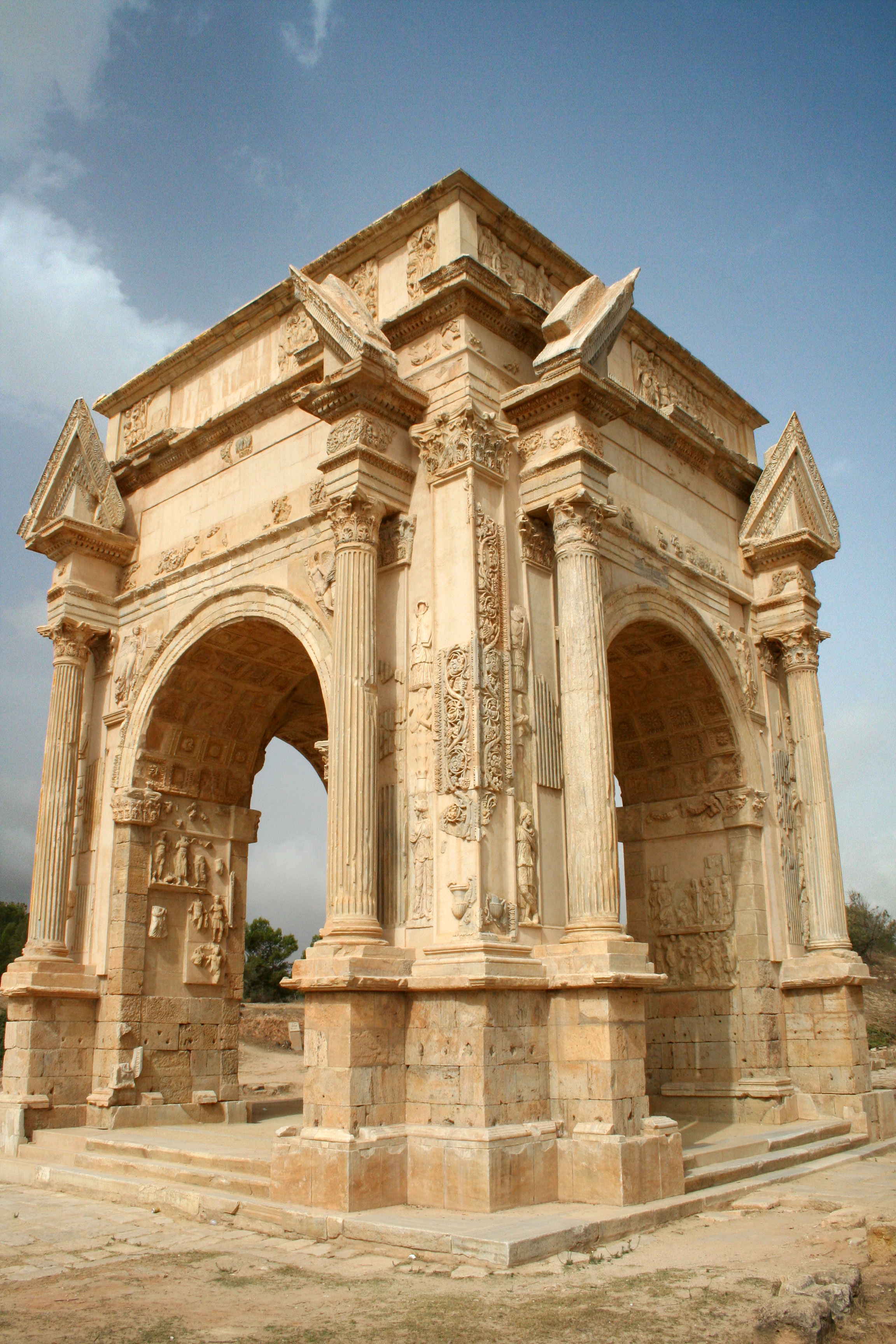 利比亚大莱普提斯Leptis Magna遗址，是地中海地区最为壮观的，保存得最为
