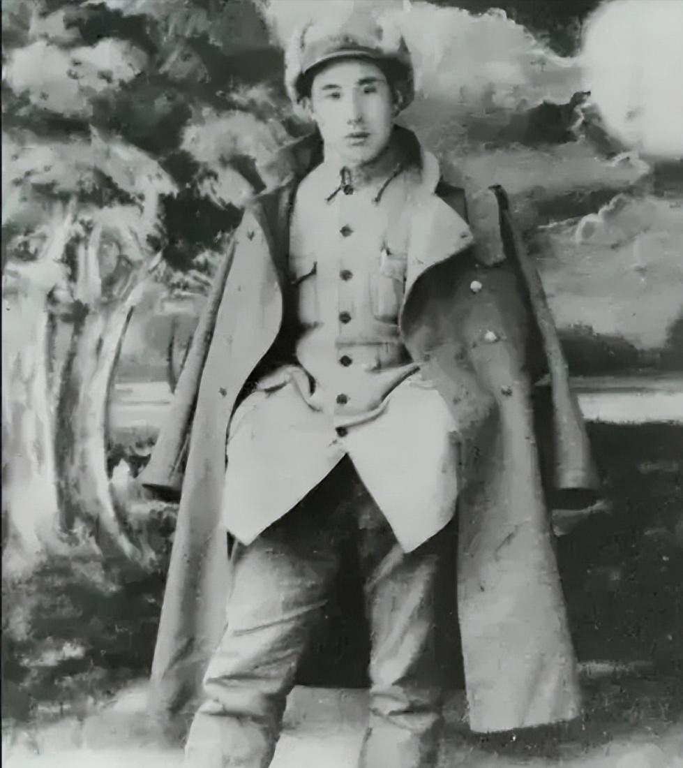 1949年，三野后勤部参谋长一家在浙江遭土匪伏击，夫妻双双遇害，3岁幼子下落不明