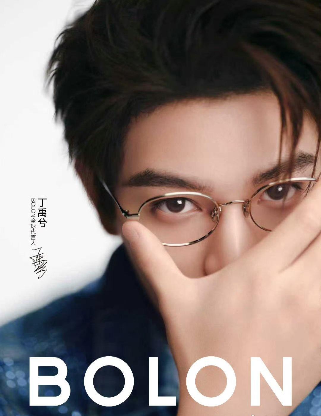 💚丁禹兮陈伦﻿﻿ 

你的身影，正是城市中最有灵魂的线条。

@丁禹兮 
丁禹