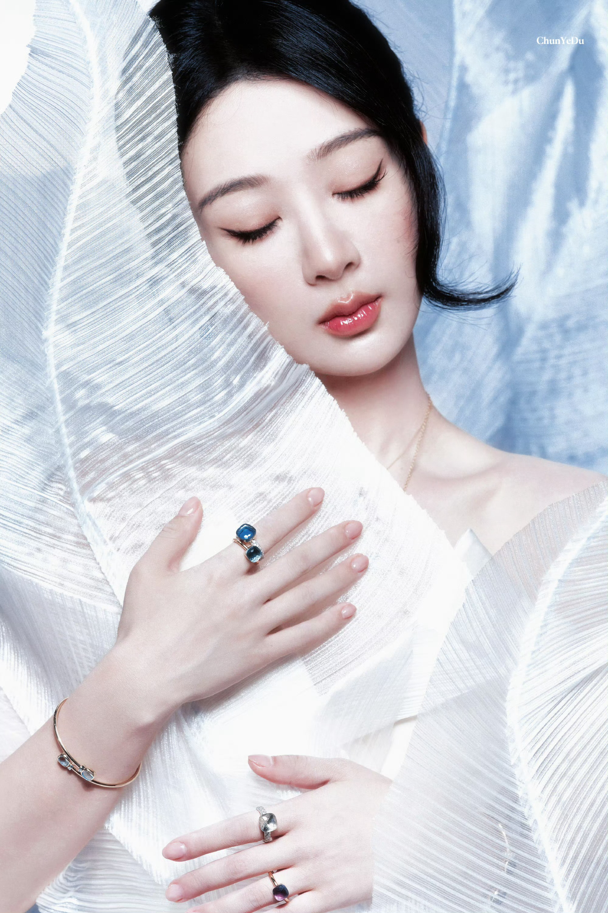杨紫杨紫玉兰花开君再来  yz杨紫董竹君借你的光看到了从未看到过的世界。