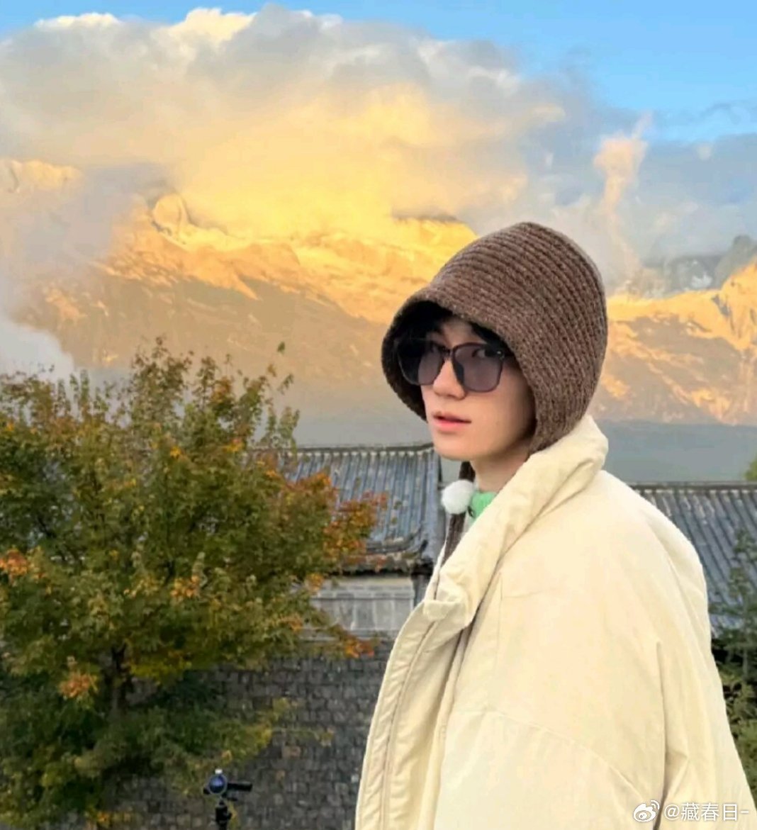 张真源青岛路透给我好好的拍，多拍点，期待奔跑吧 