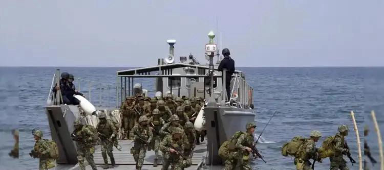 我看这日菲之间是越走越近了，先是小日子帮菲在巴拉望岛上修建了一座弹药库。再是签署