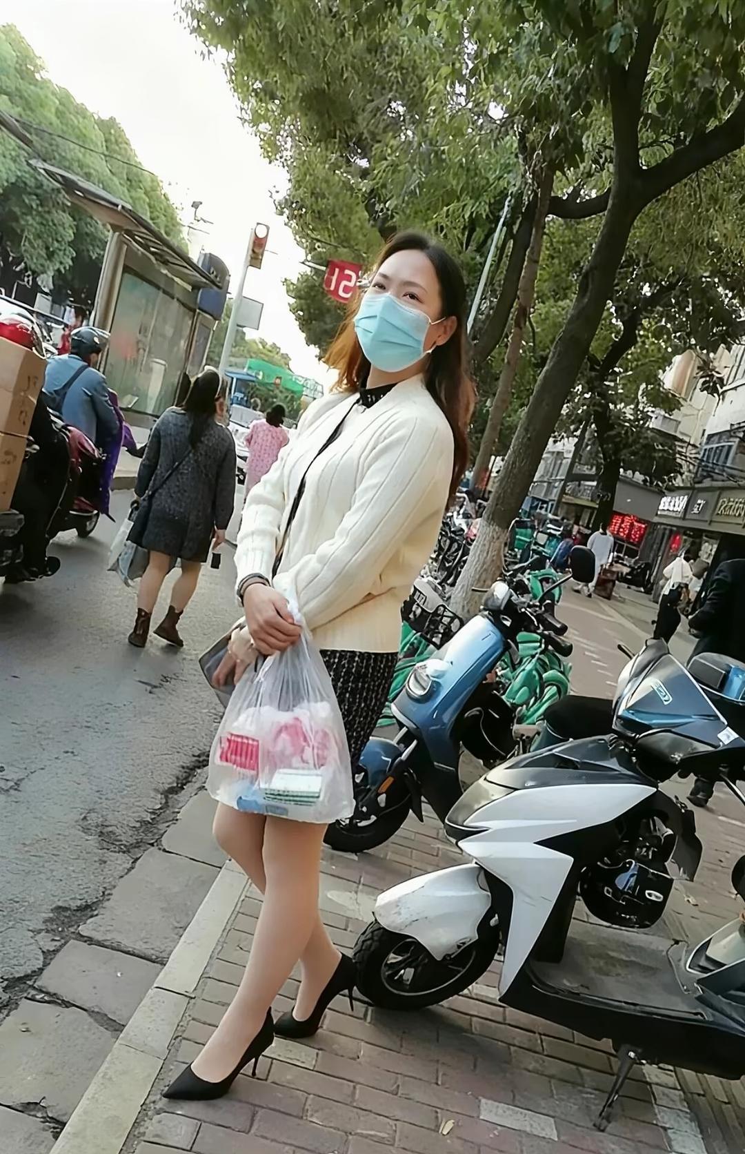 永远不要听他说了什么，要看他具体做了什么
     等我的女儿长大了，我会告诉他