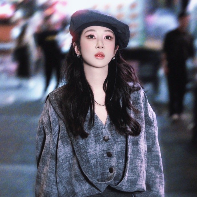 杨紫玉兰花开君再来 💜杨紫董竹君 一眼见你，万物不及。在下不才，心胸狭隘，只能