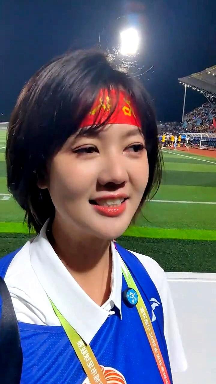 黄石队队长赛后当场就哭了，真没绷住。

补时阶段被绝平，到手的3分变成1分，换谁