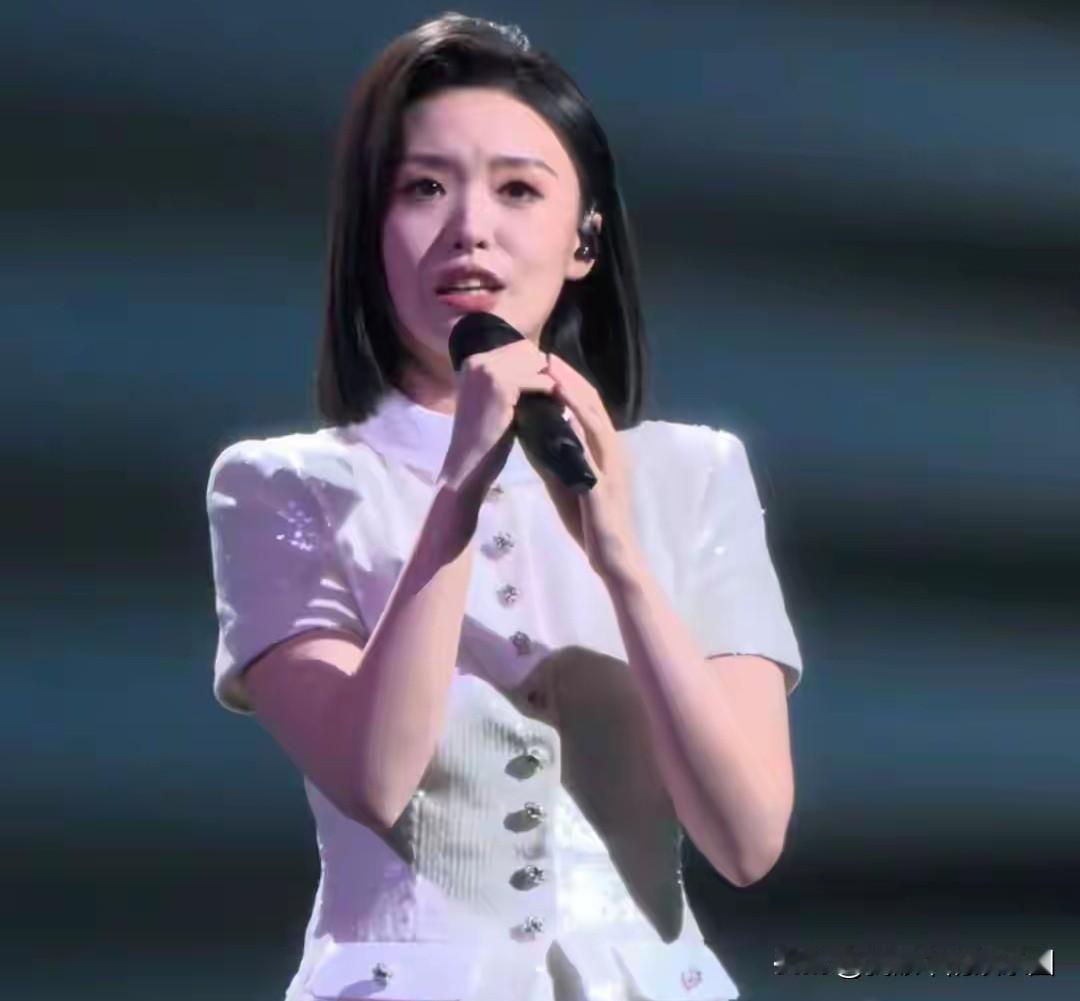 徐子尧演唱会选错了曲目

自徐子尧开启演唱会以来，网上争议不断。多数网友认为，徐