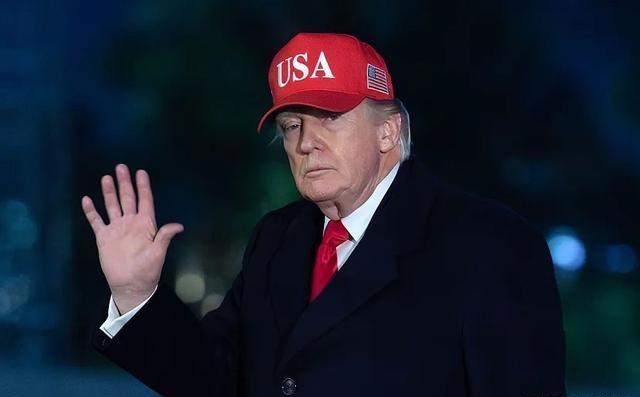 特朗普的最新发言中提到，伊朗昨天决定在霍尔木兹海峡发射子弹——完全违反了我们的停