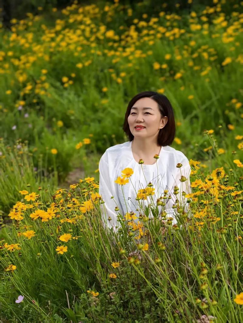 五十岁之后的生活，是人生新的篇章，也是自我成长与实现的黄金时期。以下是一些关于五