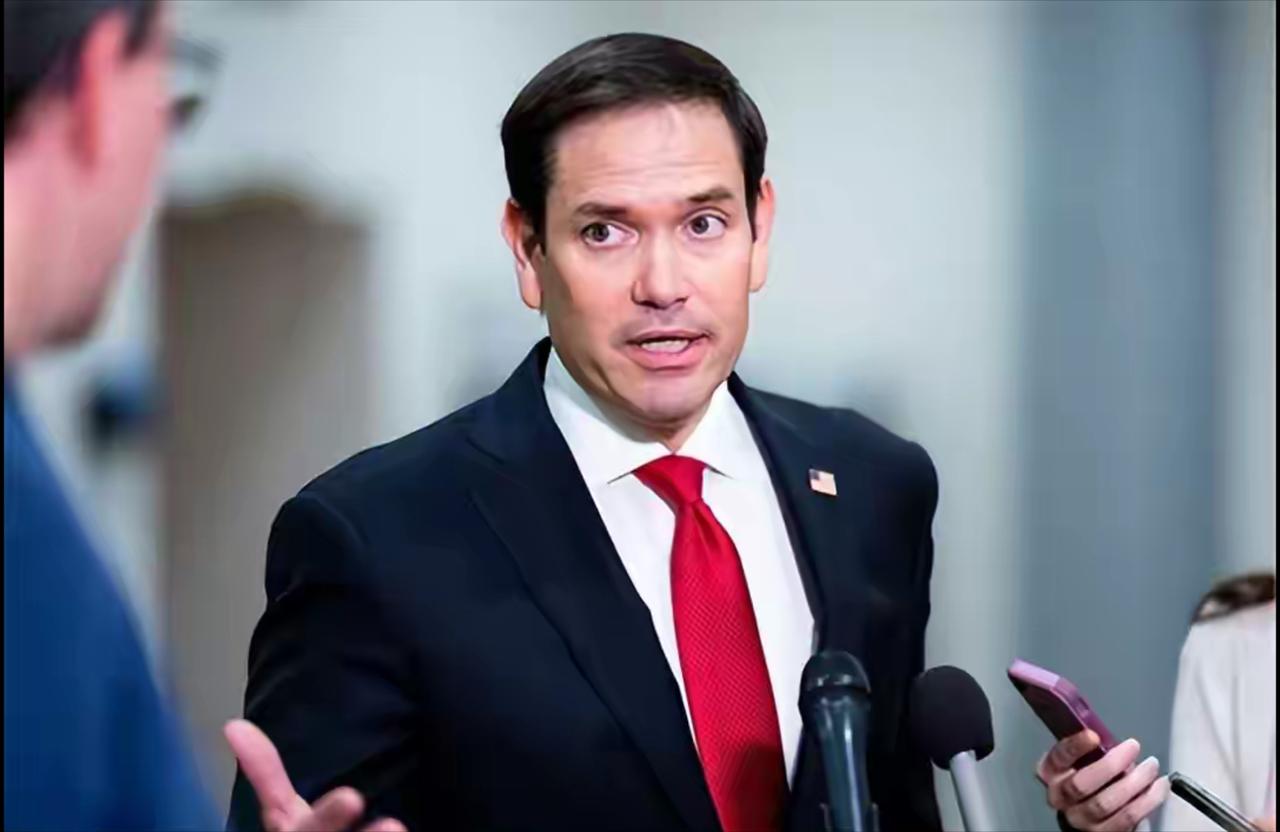 鲁比奥承认了！曾经对华口出狂言的他，承认美国不敢和中国开战。
 
要知道，鲁比奥