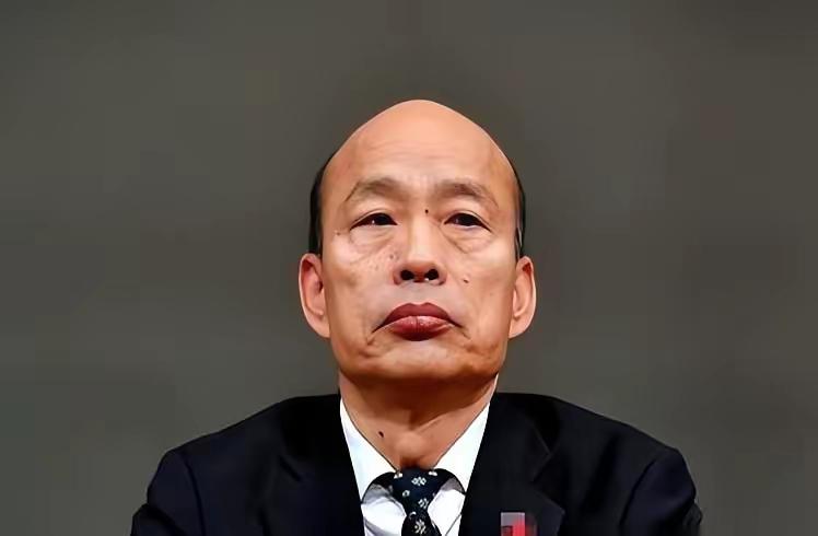 韩国瑜窜访日本真是让人不齿。他毕恭毕敬跟麻生太郎说“向您报告”，还把这窜访当“台