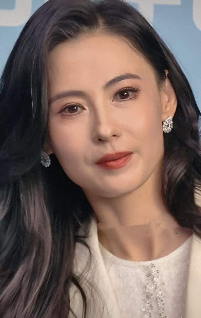 张柏芝无滤镜生图刷屏：真正的美人，从不怕老去