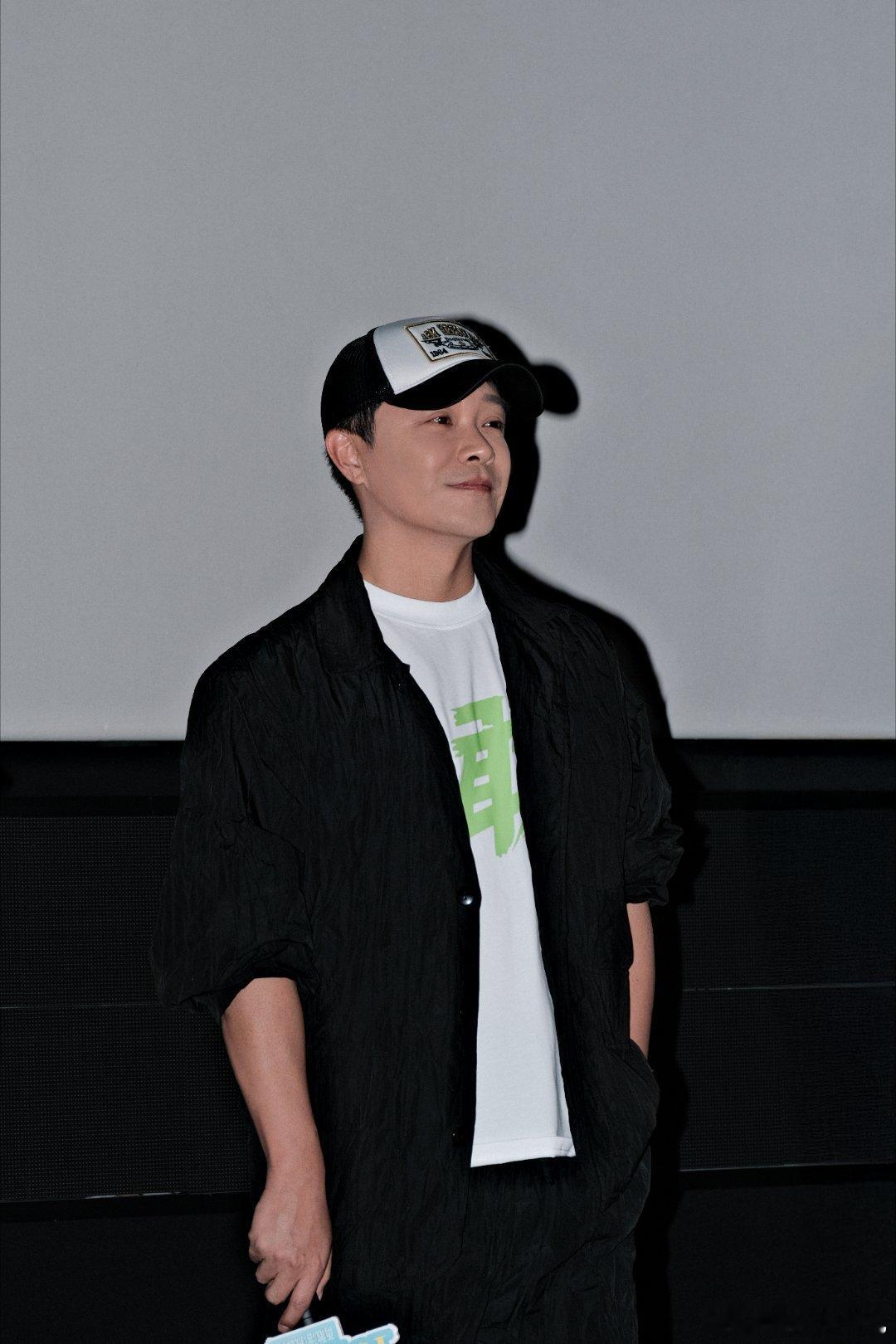陈思诚捧新人，从来不是“一步登天”，是一步一个台阶，而不是急于求成。他给新人搭台